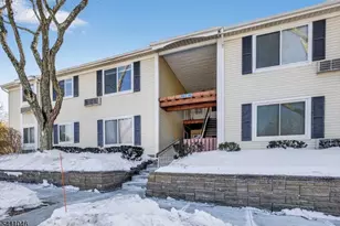 5 Steeplechase Ct, Franklin Township, NJ 08873 - Photo 1