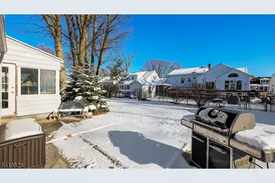 393 Huntington Rd, Union Township, NJ 07083 - Photo 33