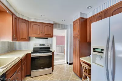 12 Union St, Franklin Township, NJ 08528 - Photo 7