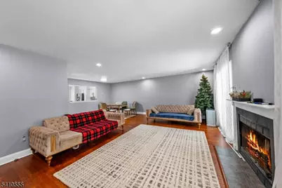 34 Hillsborough Ct, Rockaway Township, NJ 07866 - Photo 7