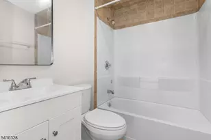 129 Main St, Bloomingdale, NJ 07403 - Photo 15