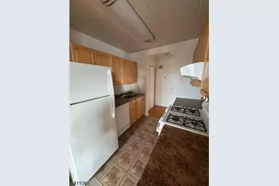 77 Prospect Av #E, Hackensack, NJ 07601 - Photo 7