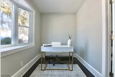 401 Burroughs Ter, Union Township, NJ 07083 - Photo 13