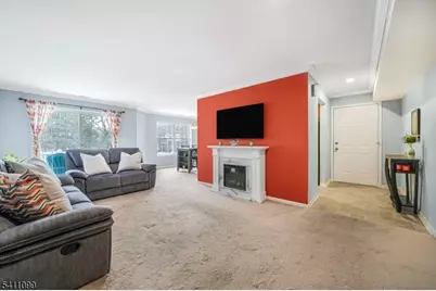 4-2 Vernon Ct #4-2, Waldwick, NJ 07463 - Photo 7