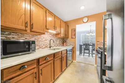 4-2 Vernon Ct #4-2, Waldwick, NJ 07463 - Photo 3