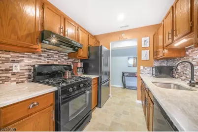 4-2 Vernon Ct #4-2, Waldwick, NJ 07463 - Photo 5