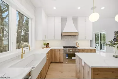 11 Hawthorne Dr, Livingston, NJ 07039 - Photo 9