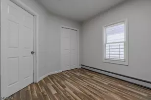 562 S 18th St, Newark, NJ 07103 - Photo 11