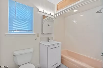 239 Crescent Ln #1, Cliffside Park, NJ 07010 - Photo 13