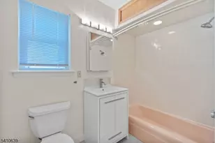 239 Crescent Ln, Cliffside Park, NJ 07010 - Photo 13