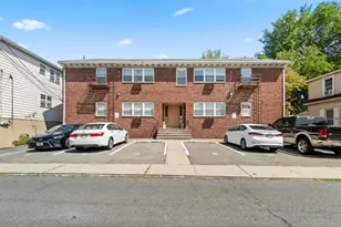 239 Crescent Ln, Cliffside Park, NJ 07010 - Photo 9