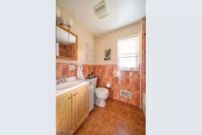 369 Bradford St, Orange, NJ 07050 - Photo 9