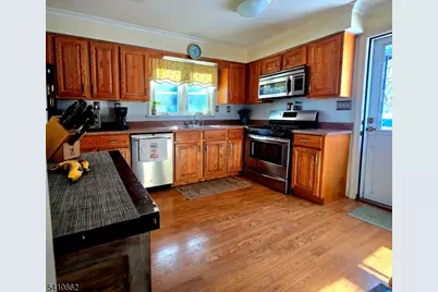 111 Central St, Manville, NJ 08835 - Photo 7