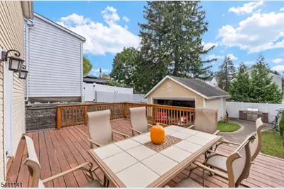 288 Sussex Rd, Wood Ridge, NJ 07075 - Photo 27