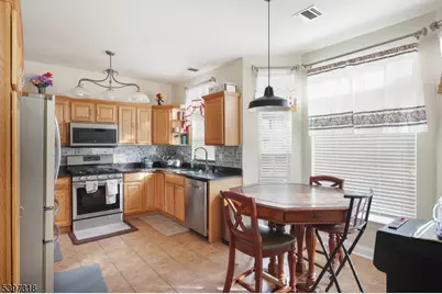 1427 Barnhardt Ln, Rahway, NJ 07065 - Photo 7