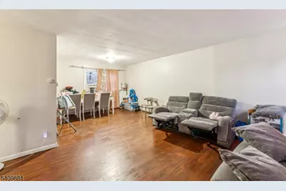 18 Gifford Ct, Maplewood, NJ 07040 - Photo 5