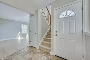 6 Twain Ct, Freehold Township, NJ 07728 - Photo 5