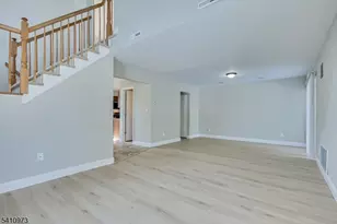 6 Twain Ct, Freehold Township, NJ 07728 - Photo 9