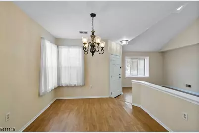 36 Cherrywood Dr, Franklin Township, NJ 08873 - Photo 5