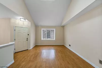 36 Cherrywood Dr, Franklin Township, NJ 08873 - Photo 3