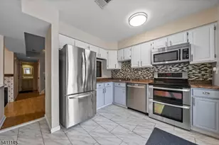 36 Cherrywood Dr, Franklin Township, NJ 08873 - Photo 9