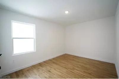 728 Seaport Dr, Elizabeth, NJ 07201 - Photo 15