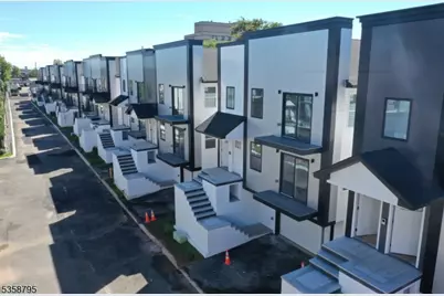 728 Seaport Dr, Elizabeth, NJ 07201 - Photo 29