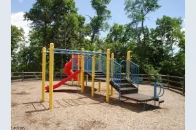 112 Wallace Ct, Green Brook Township, NJ 08812 - Photo 25