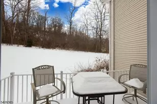 112 Wallace Ct, Green Brook Township, NJ 08812 - Photo 23