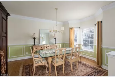 112 Wallace Ct, Green Brook Township, NJ 08812 - Photo 5