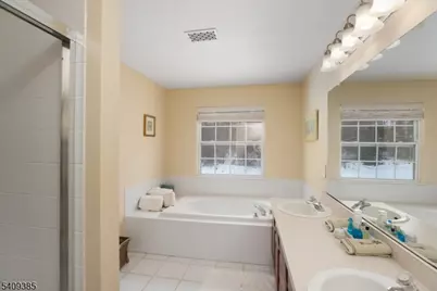 112 Wallace Ct, Green Brook Township, NJ 08812 - Photo 13