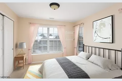 112 Wallace Ct, Green Brook Township, NJ 08812 - Photo 17