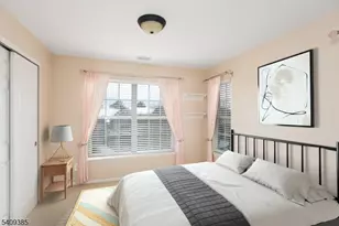 112 Wallace Ct, Green Brook Township, NJ 08812 - Photo 17