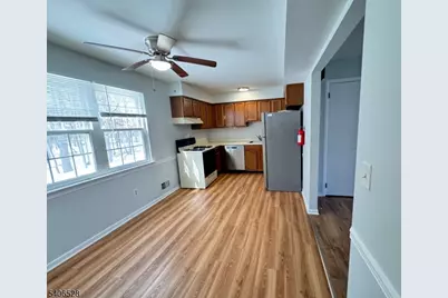 15C Hanover Sq #C, Middlesex, NJ 08846 - Photo 1