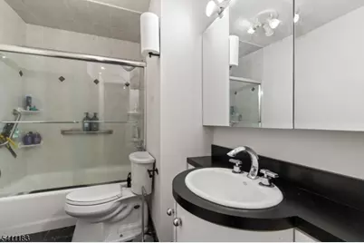 27 Viewpoint Rd, Wayne, NJ 07470 - Photo 13