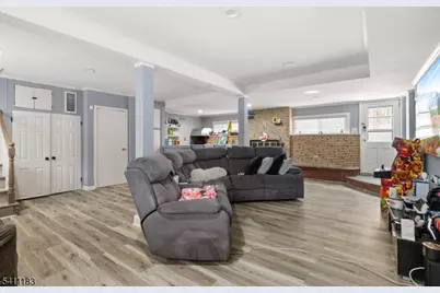 27 Viewpoint Rd, Wayne, NJ 07470 - Photo 19