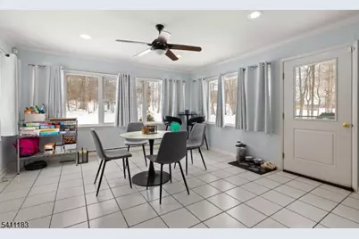 27 Viewpoint Rd, Wayne, NJ 07470 - Photo 7