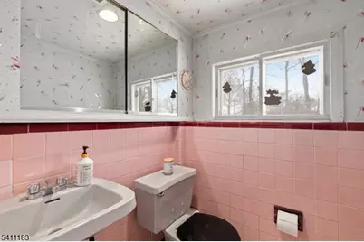 27 Viewpoint Rd, Wayne, NJ 07470 - Photo 25