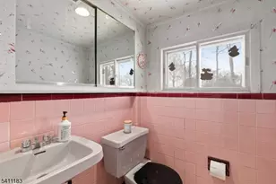 27 Viewpoint Rd, Wayne, NJ 07470 - Photo 25