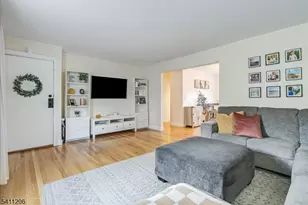 40 Wedgewood Dr, Verona, NJ 07044 - Photo 5