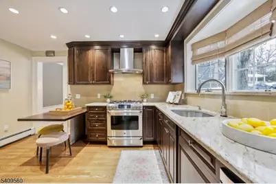 17 Collinwood Rd, Maplewood Twp., NJ 07040 - Photo 3