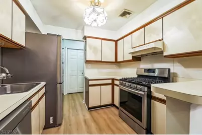 660-672 N Broad St #B3, Elizabeth, NJ 07208 - Photo 5