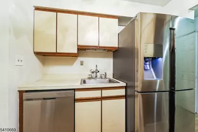 660-672 N Broad St #B3, Elizabeth, NJ 07208 - Photo 7