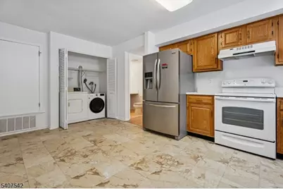 67 Bentley Court, Bedminster Township, NJ 07921 - Photo 11