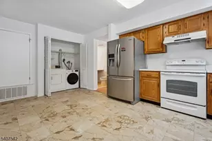 67 Bentley Ct, Bedminster Township, NJ 07921 - Photo 11