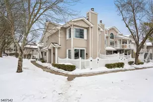 67 Bentley Ct, Bedminster Township, NJ 07921 - Photo 3