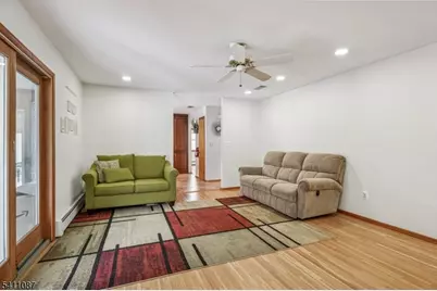 8 Kelly Dr, Roxbury Township, NJ 07876 - Photo 19