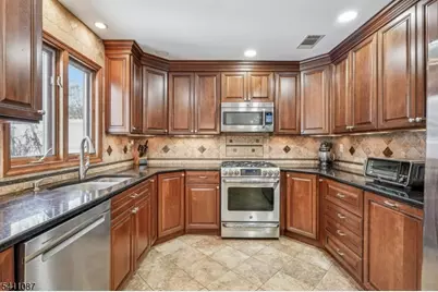 8 Kelly Dr, Roxbury Township, NJ 07876 - Photo 15