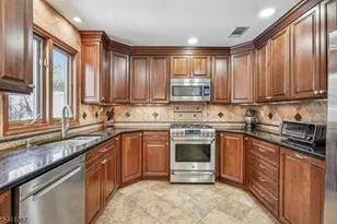 8 Kelly Dr, Roxbury Township, NJ 07876 - Photo 15