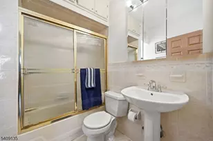 95 Parkway E, Bloomfield Twp., NJ 07003 - Photo 35